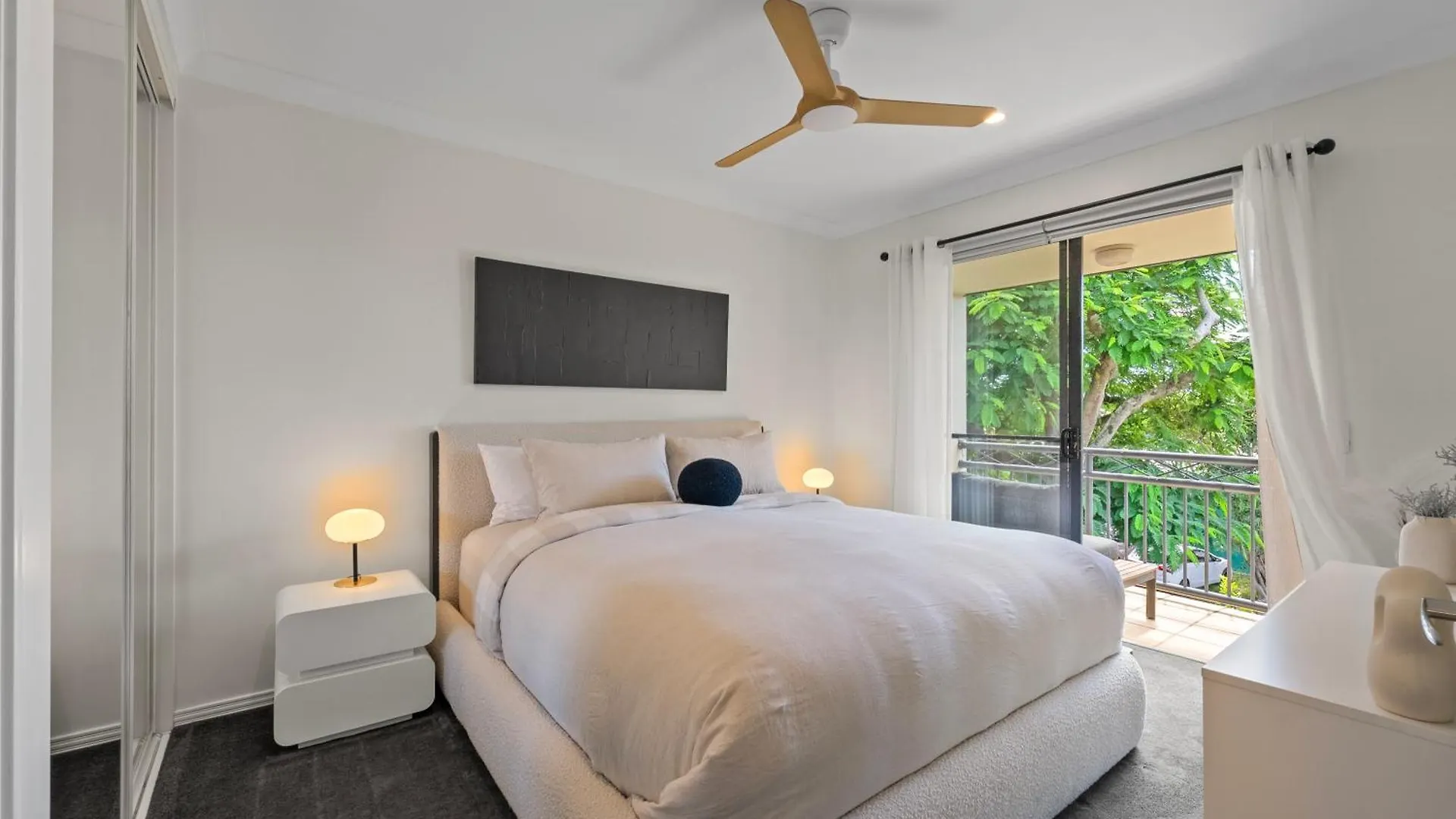 Luxe Escape & Family Attractions Apartment Gold Coast Australia